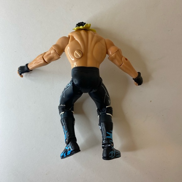 lot of 4  vintage WWE action figures. - Picture 3 of 9